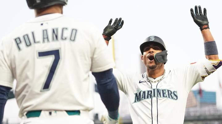 Seattle holds its breath as Mariners eye first division title since 2001