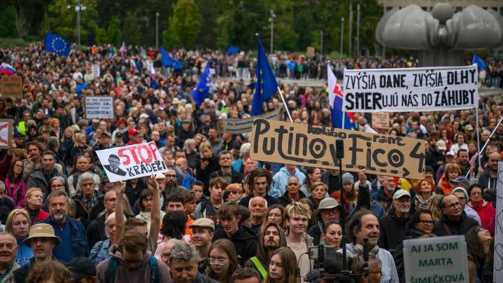 Slovaks hold nationwide protests against economic policies of populist PM Robert Fico