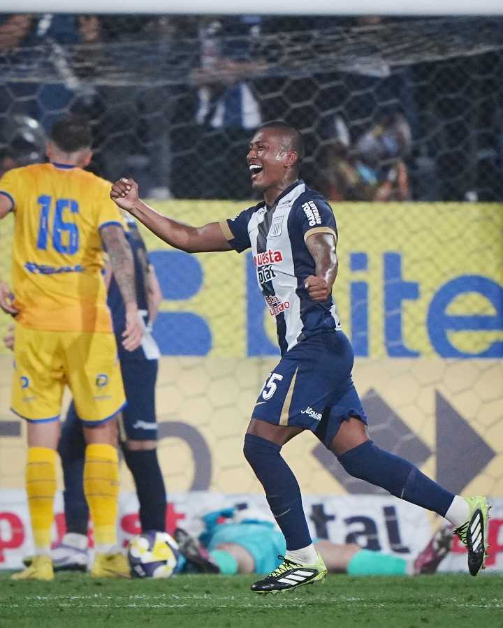 Alianza Lima goleó a Comerciantes Unidos 4-0 y sigue en la lucha por el Clausura