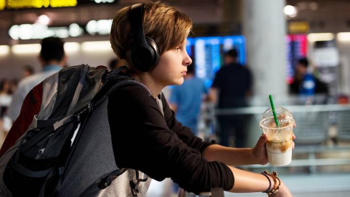 Nunca se debe comer esto en un aeropuerto, según expertos