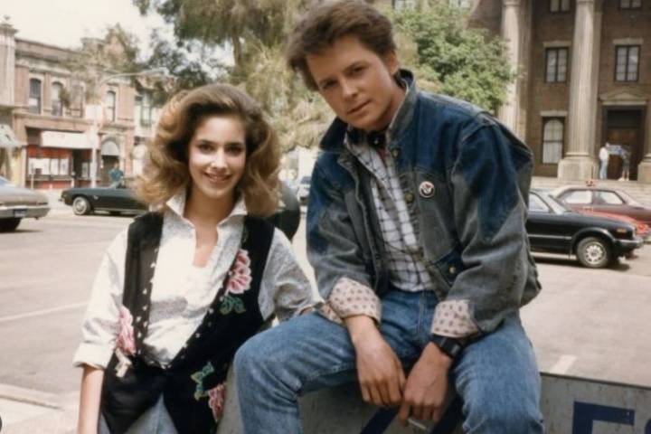 Le robaron todo. Fue la novia de Marty McFly en “Volver al Futuro” y abrió la tienda de sus sueños en California,