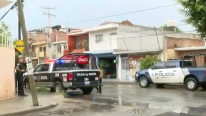 Hombre en Silla de Ruedas le Dispara a su Esposa en el Coecillo en León, Guanajuato