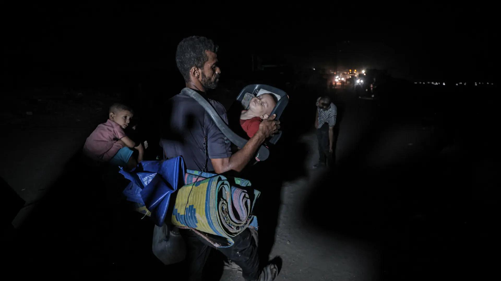 Israel intensifica sus ataques a los palestinos sobre la capital de la Franja: "Gaza arde"