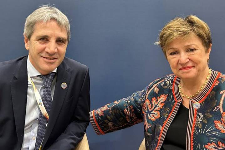 Tras la derrota electoral. Caputo habló con Georgieva, que le ratificó el respaldo a la Argentina