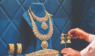 Gold climbs Rs 500 to touch record Rs 1.2 lakh/10g in Delhi
