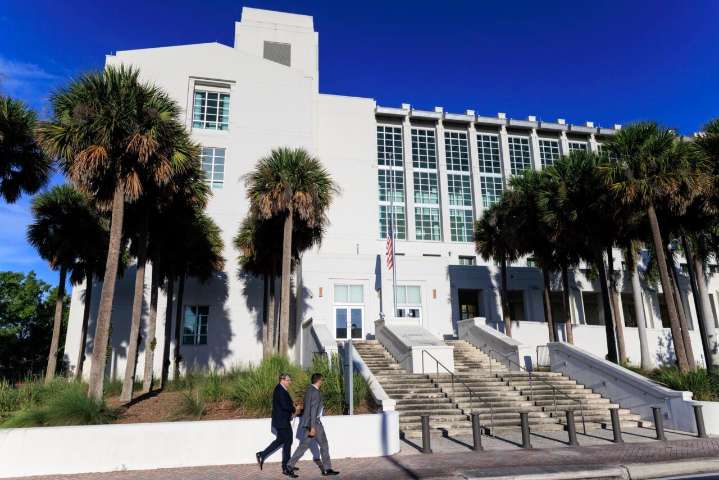 El acusado de intentar asesinar a Trump en Florida concluye su defensa sin declarar