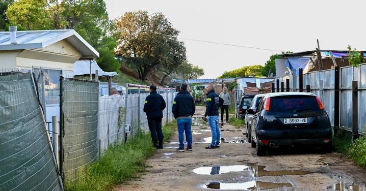 Desalojan a más de un centenar de personas de un camping ilegal de Mataró