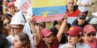 Venezuela se alzará en armas si es agredida por EU: Maduro