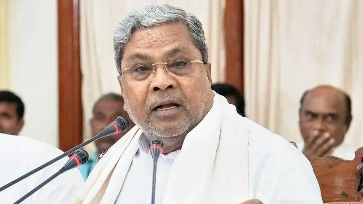 Top Congress leaders reach Patna for CWC meeting amid nationwide agitation