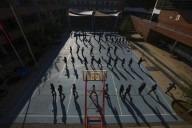 No TikTok, no Instagram: Chilean school blocks phones and students rediscover real