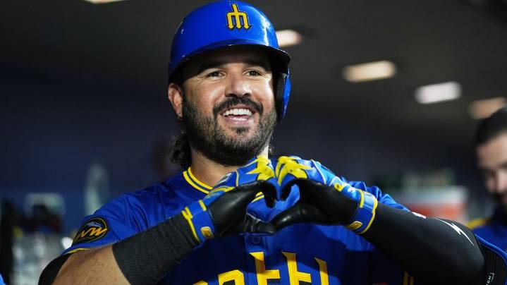 Suárez's 49th homer ties career high, leads Mariners over Rockies 6