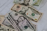 Habilitaría la intervención del BCRA. El dólar quedó a menos de $2 de alcanzar el techo de la banda de flotación