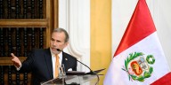 Elmer Schialer confirma investigación por izamiento de bandera de Colombia en Tres Fronteras: “No sabemos si fue una provocación o una broma”