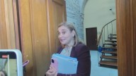 “Nadie está por encima de las instituciones”, advierte la gobernadora tras ataque a abogados en Parral