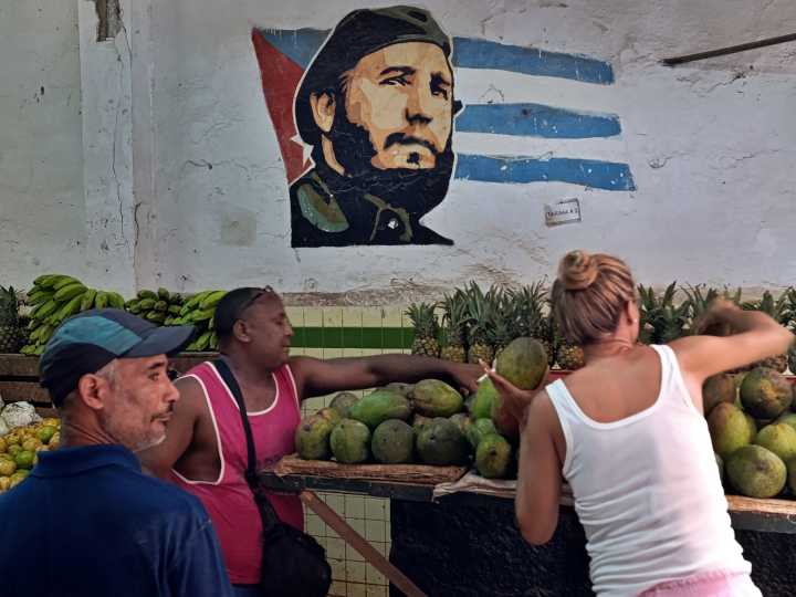 Nuevo Código del Trabajo en Cuba: incorpora la desconexión digital y el teletrabajo, pero deja afuera el derecho a huelga