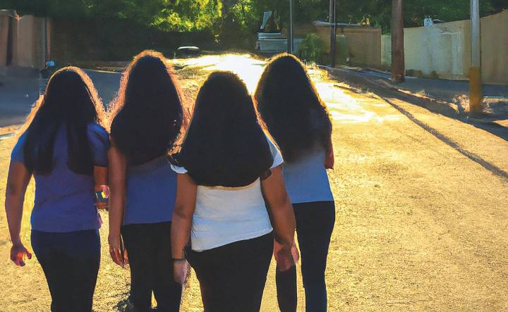 La inteligencia artificial convierte tus recuerdos en fotos que nunca existieron