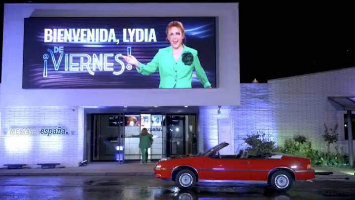 Telecinco hace oficial el fichaje de Lydia Lozano, que deja fuera de 'De viernes' a este colaborador