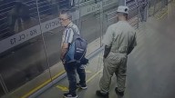 VIDEO | Brutal asalto contra pasajero en estación del Megabús en Pereira quedó registrado en cámaras