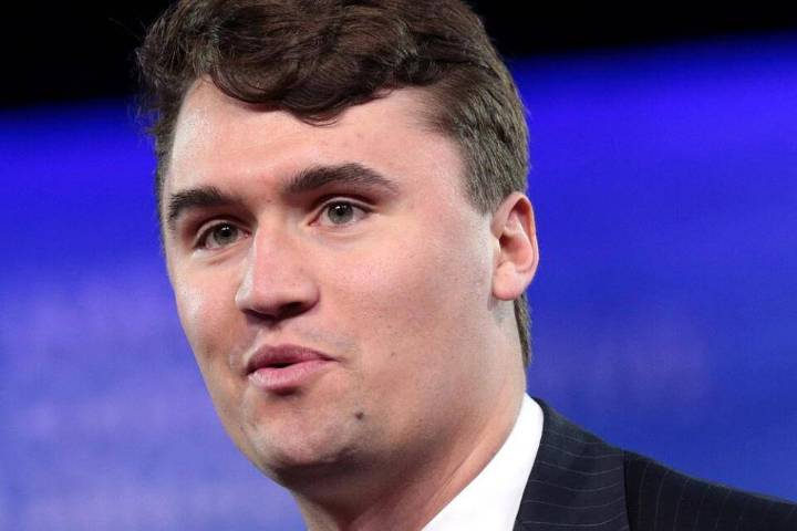 Reportan ataque armado a Charlie Kirk, activista político cercano a Trump, en universidad de EU
