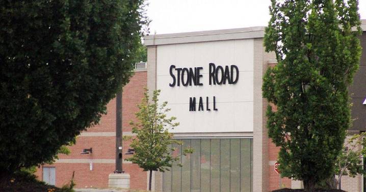 Guelph man, Cambridge teen charged for mall security attack