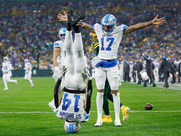 ‘That’s beautiful’: Lions’ St. Brown laughs off Packers fan’s explicit sweatshirt