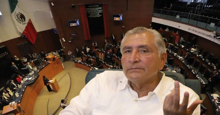 Adán Augusto López lanza una advertencia tras señalamientos de figurar en expedientes de la FGR