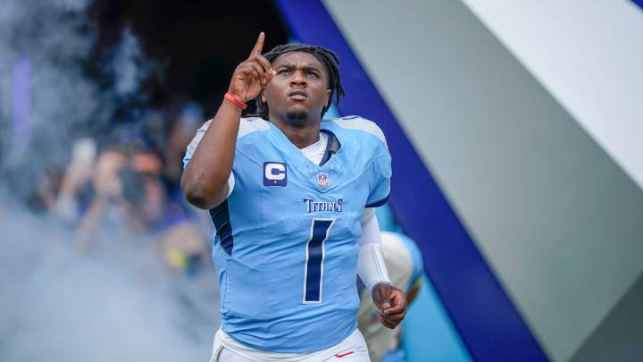 Titans’ Cam Ward goes full playground mode with electric first TD pass
