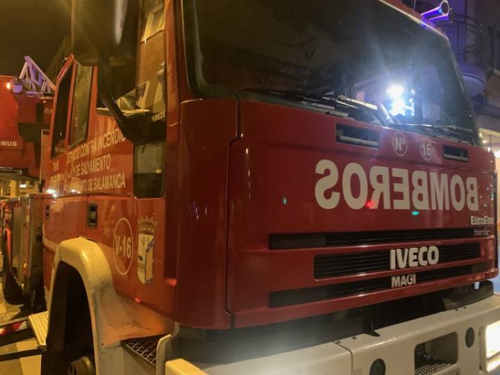 Se quema al incendiarse la cocina