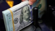 El dólar tocó el techo de flotación y el Banco Central vendió USD 53 millones
