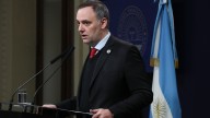 El furcio de Manuel Adorni sobre Javier Milei: "Si hay alguien comprometido con la corrupción, ese es el Presidente"