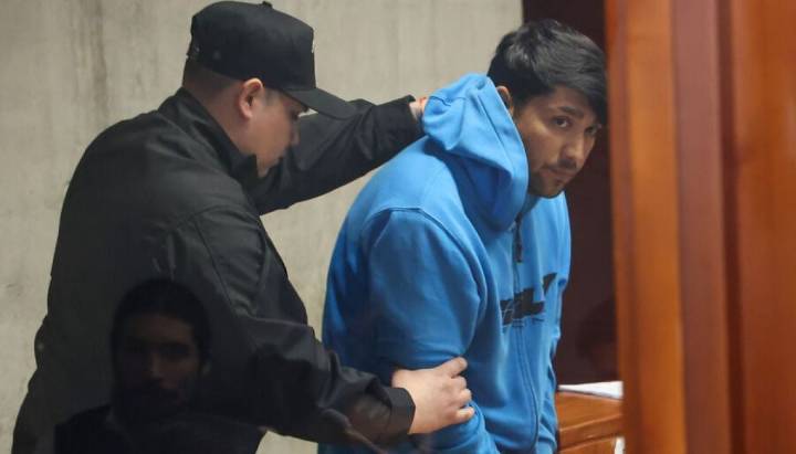 Hombre que lanzó ladrillo a Carabinero en Las Condes quedó en prisión preventiva