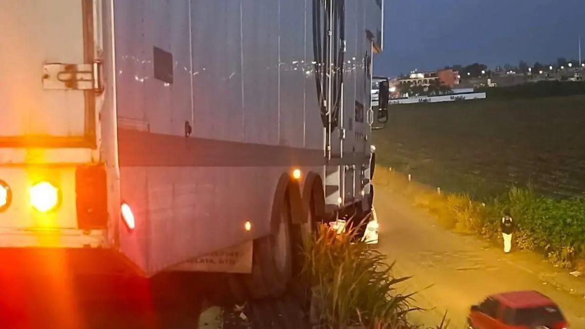 Dos accidentes viales simultáneos complican el tráfico en Silao