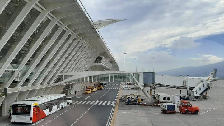 El Gobierno central negociará con Euskadi desde el 1 de octubre la cogestión de los aeropuertos