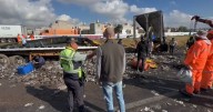 VIDEO: ¡Se llevan de todo! Tráiler cargado de cerveza vuelca en la México