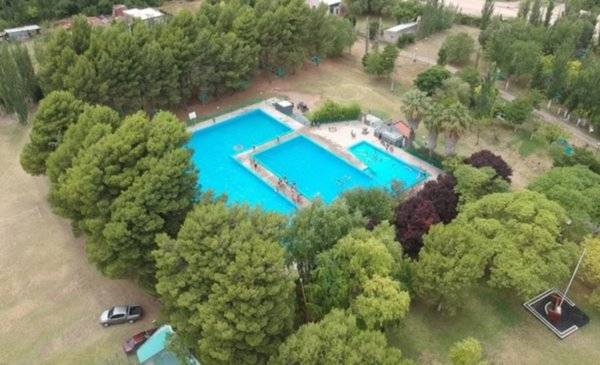 Muerte en una pileta de Cerri: citan a tres personas como imputadas