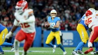 Justin Herbert throws for 318, three TDs as Chargers hold off Chiefs 27