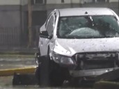 Impactante accidente en Flores: un conductor alcoholizado chocó contra el sector peatonal del Metrobús