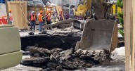 VIDEO: Socavón en Iztapalapa crece tras fuertes lluvias en CDMX; desalojan 3 casas