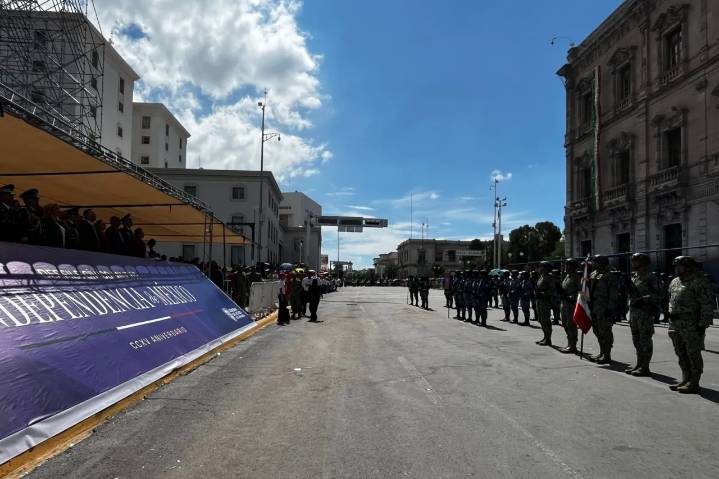 Concluye desfile sin novedades en Chihuahua capital