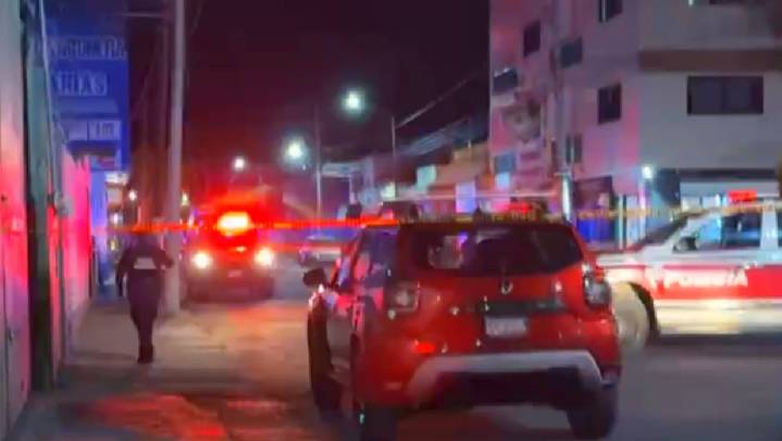 Hombre es asesinado a disparos dentro de una barbería en Tehuacán, Puebla