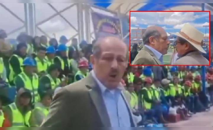 Héctor Valer escupe a periodista de Puno que lo increpó por terruquear a manifestantes