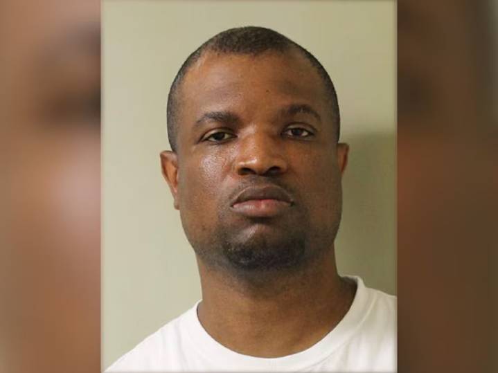 Arrestan a hombre acusado de asesinar y prender fuego a pareja de ancianos en Nueva York