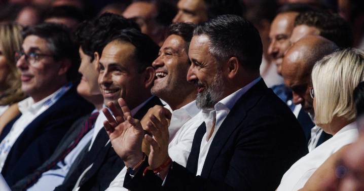 Abascal marca terreno ante el PP con un Vistalegre volcado y el discurso migratorio como bandera