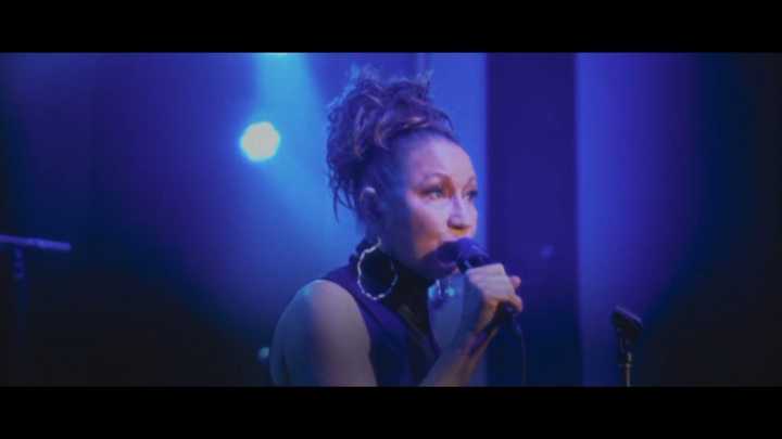 Three-time Juno winner Holly Cole comes to Nanaimo