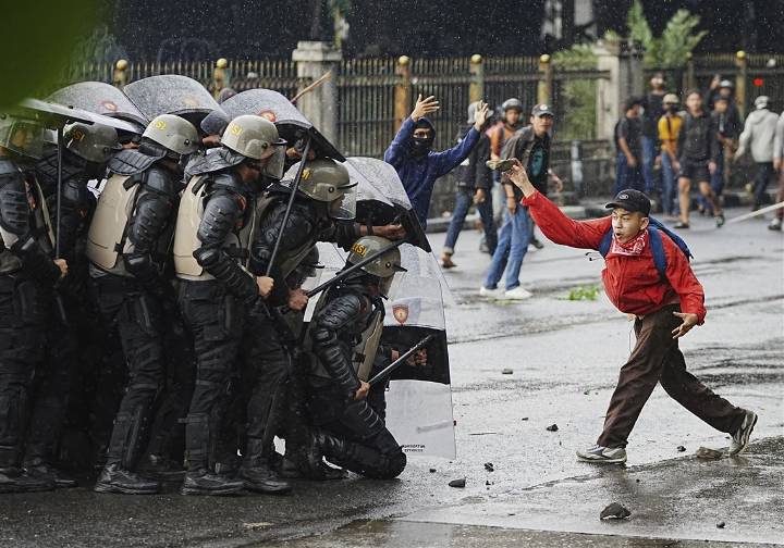 What to know about Indonesia's nationwide unrest over lawmakers' perks