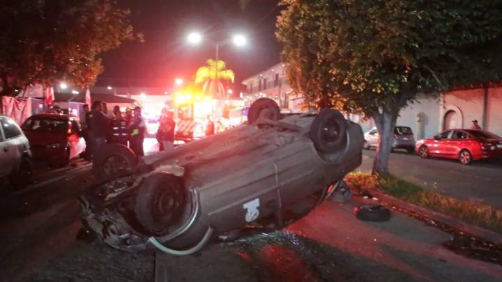 Se registran dos choques y resultan dos personas lesionadas