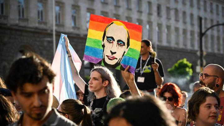 Russian woman fined for ‘LGBT propaganda’ over old social posts
