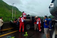 Choque entre tráiler y camioneta afecta la circulación en la autopista Colima