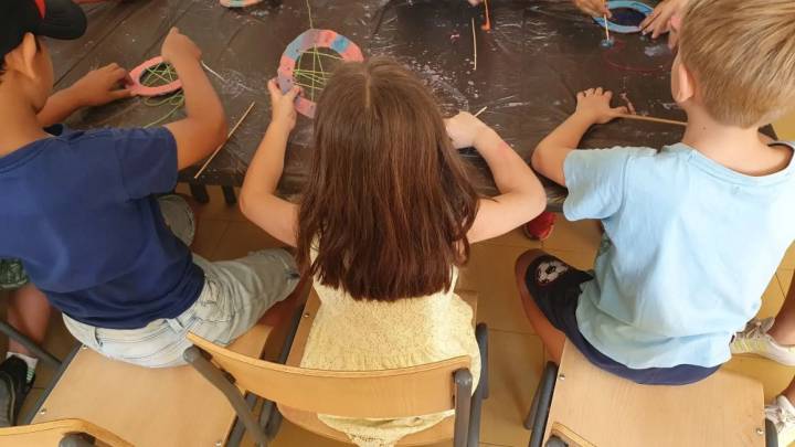 Cinco distritos del sureste de Madrid tendrán nuevas extraescolares, actividades deportivas y comedores para mayores