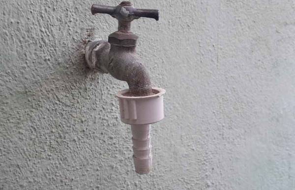 Llevan en Los Minerales 4 días sin agua
